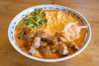 豚のセセリ（ニンニク・胡椒味）でタイ風汁麺