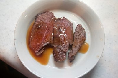 ソロキャン　キャンプ料理　家飲み　ラムのブロック肉