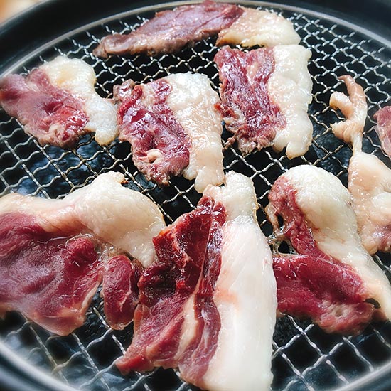 熊肉極上スライス 狩猟 300ｇ 遠山ジビエとジンギスカン 肉の鈴木屋