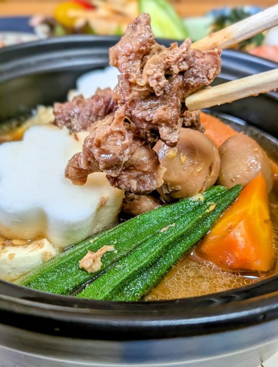 羊のスジ肉煮込み